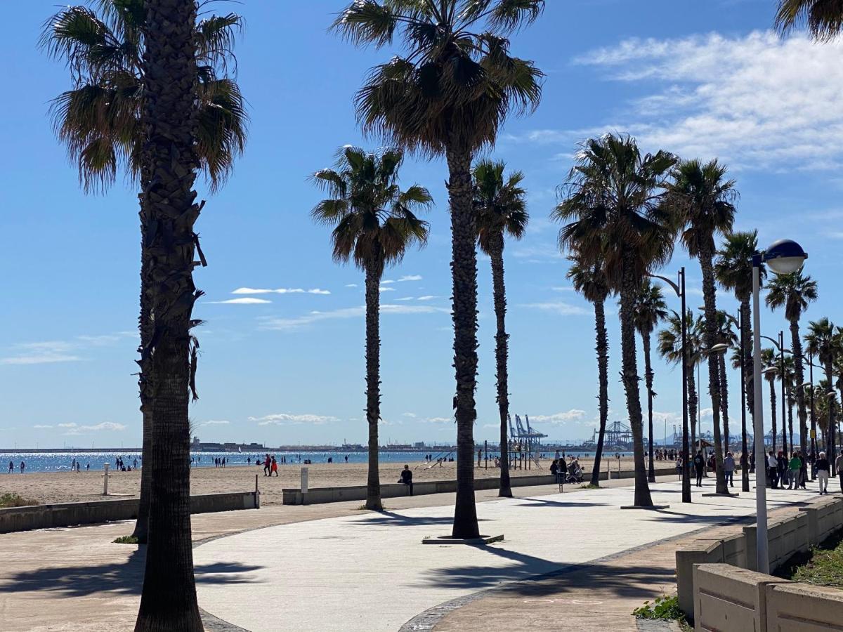 Alojamiento en primera línea de playa con WIFI Apartamento Valência Exterior foto